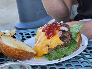 Gingerz Sportz Pub And Grill