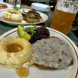 Red Lion Gehacktes Steak Lunch