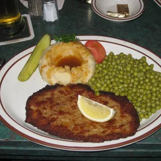 Red Lion Schnitzel Lunch