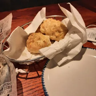 Famous Garlic Cheddar Bisquits