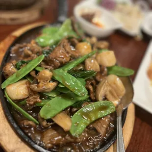 Beef and Scallops Sizzling Platter