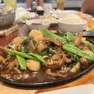 Beef and Scallops Sizzling Platter