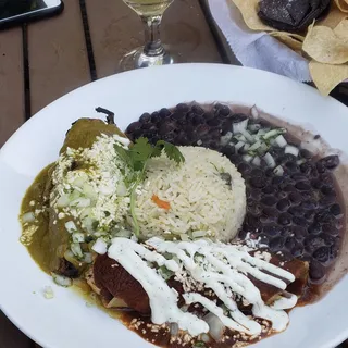 Chile Relleno con Enchilada