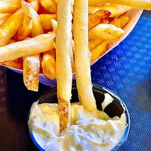 french fries and dip