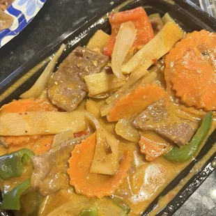 5 poor quality beef pieces in this sea for 17 dollars