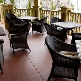 Red Mountain Bar &amp; Grill