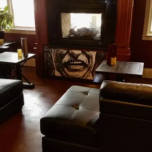 Red Mountain Bar &amp; Grill