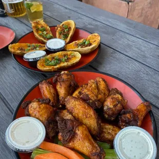 Wings and potato skins! Delicious!