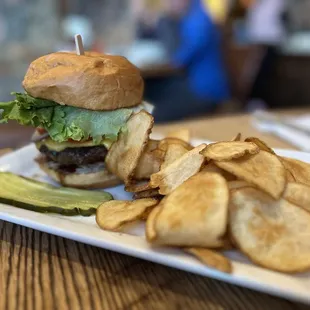Pulled pork R burger with house made chips