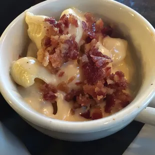 Rich Mac and cheese side