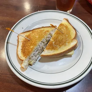 a grilled cheese sandwich