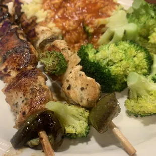 Chicken kebab, rice and broccoli