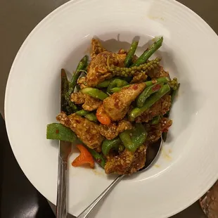 Crispy Fish with green beans, fresh peppercorns and bell peppers