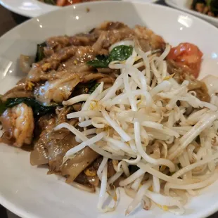 noodle soup, ramen, ramen and noodles, noodles, noodle dish, food