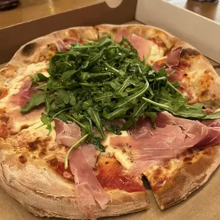 Prosciutto and Arugula Pizza