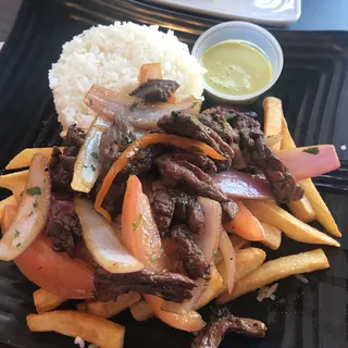 Tallarin Saltado de Lomo