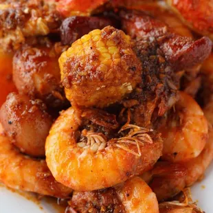 Shrimp in Asian style Cajun sauce with sauce.
