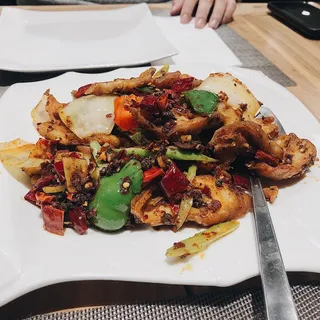 1043. Quick-Fried Pork Intestine with Chili