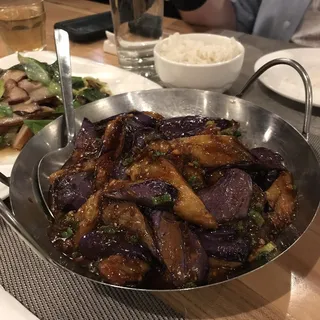 1130. Eggplant with Garlic Sauce