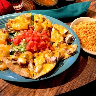 Chicken fajita nachos