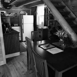 Windy Corner - For information about this cabin, as well as RRO's other cabin's- please visit redriveroutdoors.com