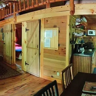 Windy Corner - For information about this cabin, as well as RRO's other cabin's- please visit redriveroutdoors.com