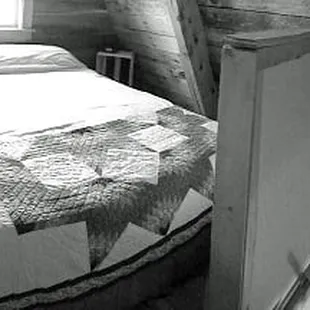 Upstairs bedroom - For information about this cabin, as well as RRO's other cabin's- please visit redriveroutdoors.com