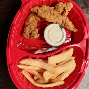 Chicken tenders w/fries