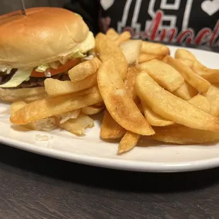 Red&apos;s Cheeseburger