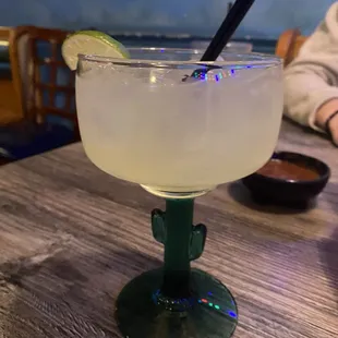 a margarita in a glass
