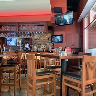 Nice bar area with booths too