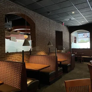 Nice romantic booths for good food and conversation
