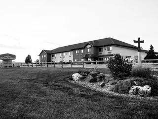 Altenhofen Inn & Suites