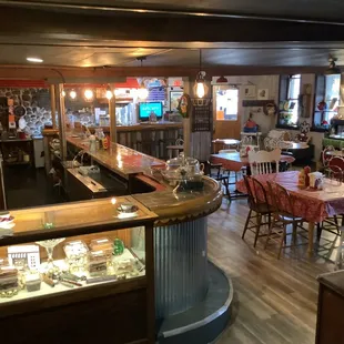 sushi and sashimi, interior