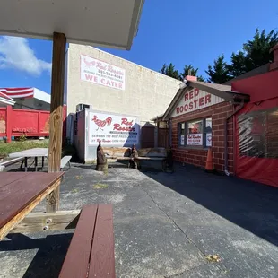 Outside area, next to a gas station so definitely got a few wafts of gas while we ate.