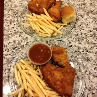 4pc chicken dinner with 2 sides (they gave us a roll for free, so sweet)