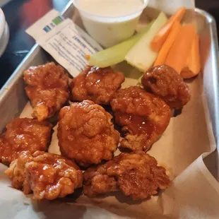 fried chicken wings, chicken, poultry, chicken wings and fried chicken, bbq wings, food, chicken wings, bbq chicken, fried chicken