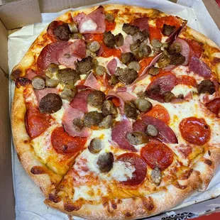 Glen Park All Meat (Ground Beef, Pepperoni, Ham, Sausage, Salami, Canadian Bacon)