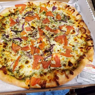 Pizza is tasty good, presto sauce, delicious and the crust is crunchy and medium thin just the way I want it  yummy yes!