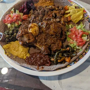 Lamb, chicken, and vegetable combo platter