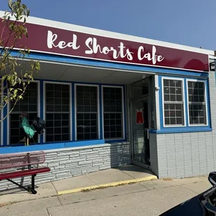 Red Shorts Cafe-front of restaurant