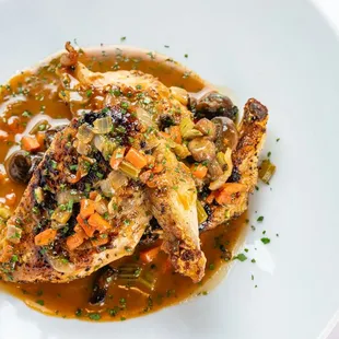 Our Double Chicken Breast - Joyce Farms, Sauce Chasseur