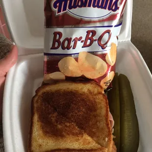 the outside of a restaurant