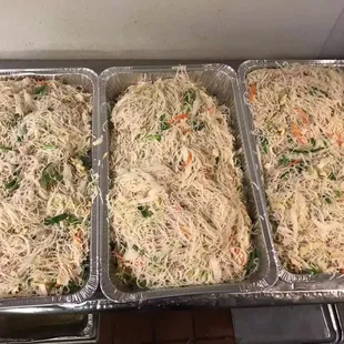 Party tray.rice noodles