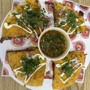 Birria pizza