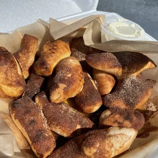 Cinnamon Bread (TikTok: @justandyvu)