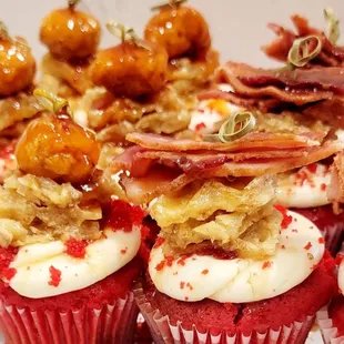 a plate of cupcakes