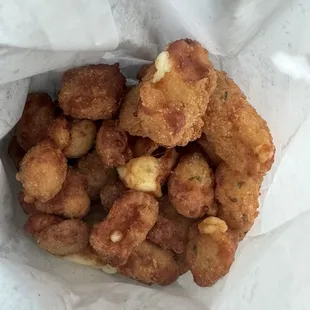 Garlic cheese curds