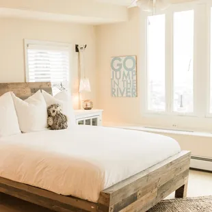 The Overlook - Master bedroom