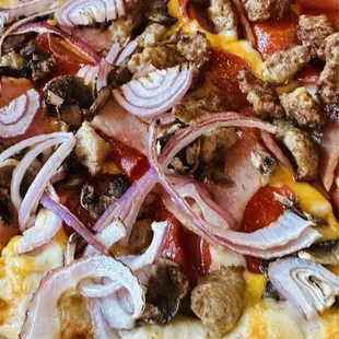 Half Meal Lovers/Half Meat Lovers Plus Onions And Mushrooms